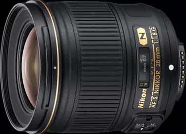 Nikon AF-S Nikkor 28mm f/1.8G vs 7artisans 7.5mm F2.8 Fisheye